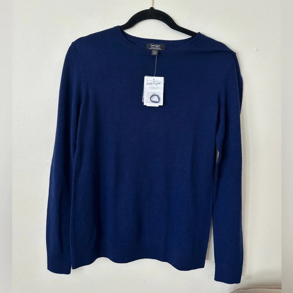 NWT Lord & Taylor Small Extra Fine Merino Long Sleeve Women's Sweater - Picture 1 of 3